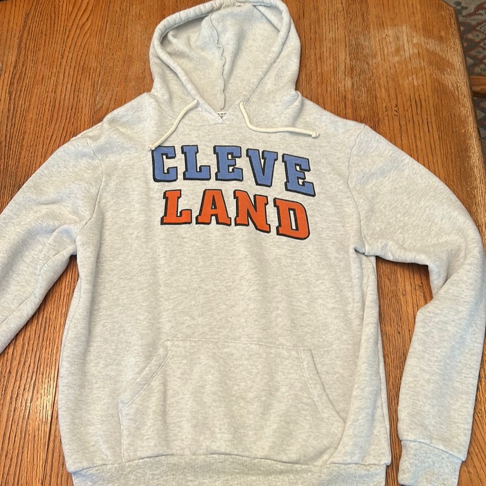Cleveland Local Graphic Men’s Heather Gray Large Sweatshirt